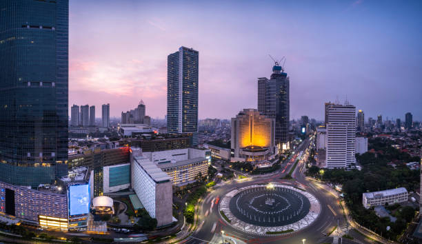Hotel Indonesia Roundabout is a welcome statue of Indonesia located in Jakarta, the capital city of Indonesia. Jakarta is a city that become center of goverment and business.